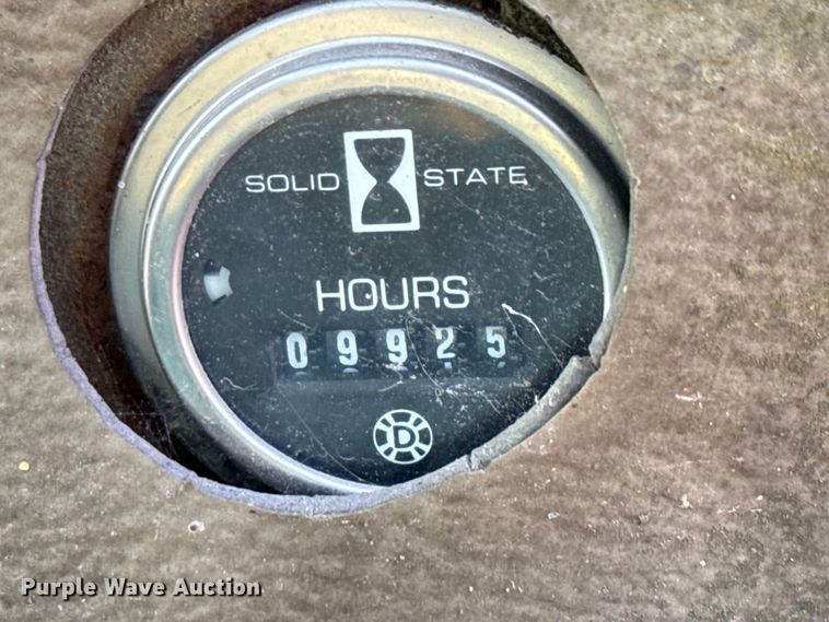 image for item ED5895 1991 Champion 720A motor grader