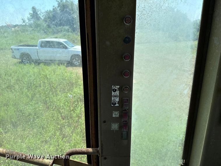 image for item ED5895 1991 Champion 720A motor grader