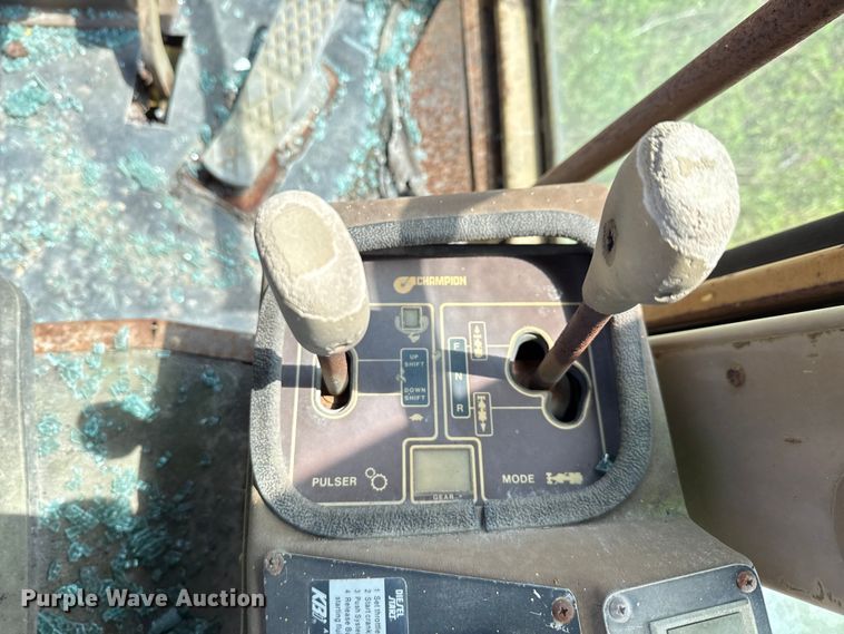 image for item ED5895 1991 Champion 720A motor grader