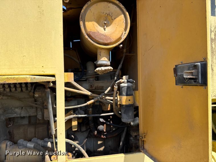 image for item ED5895 1991 Champion 720A motor grader