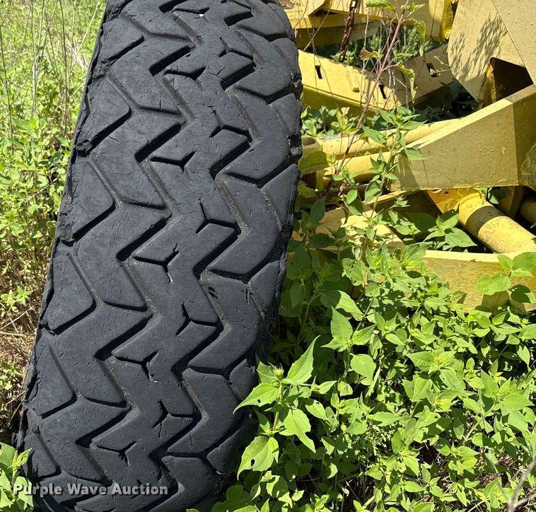 image for item ED5895 1991 Champion 720A motor grader