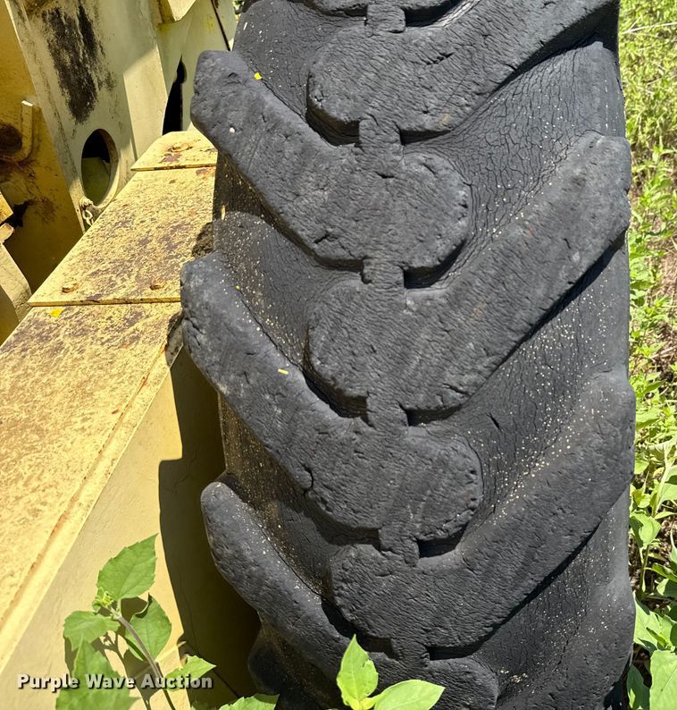 image for item ED5895 1991 Champion 720A motor grader