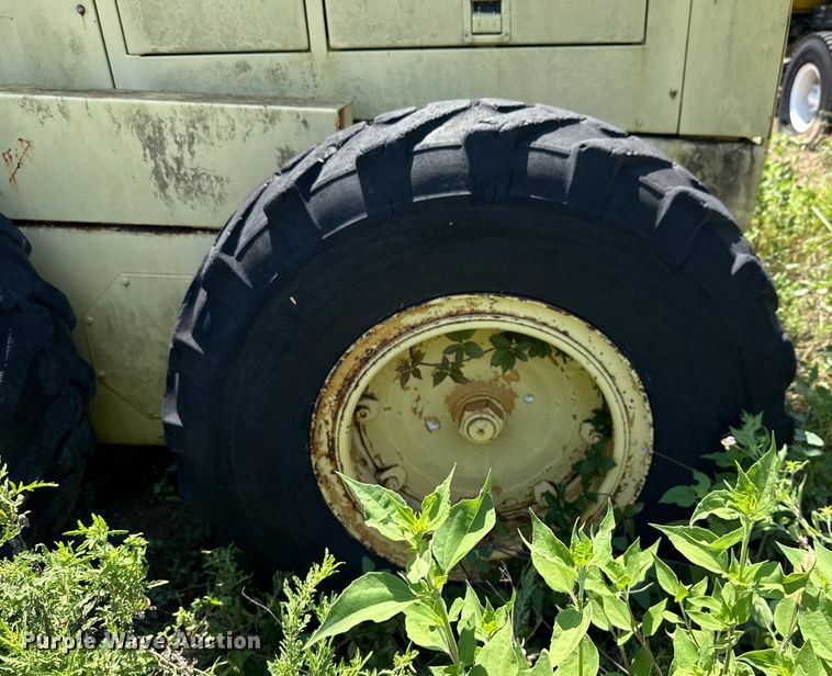 image for item ED5895 1991 Champion 720A motor grader