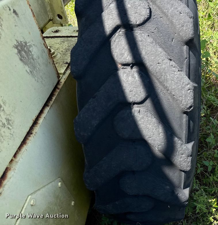 image for item ED5895 1991 Champion 720A motor grader