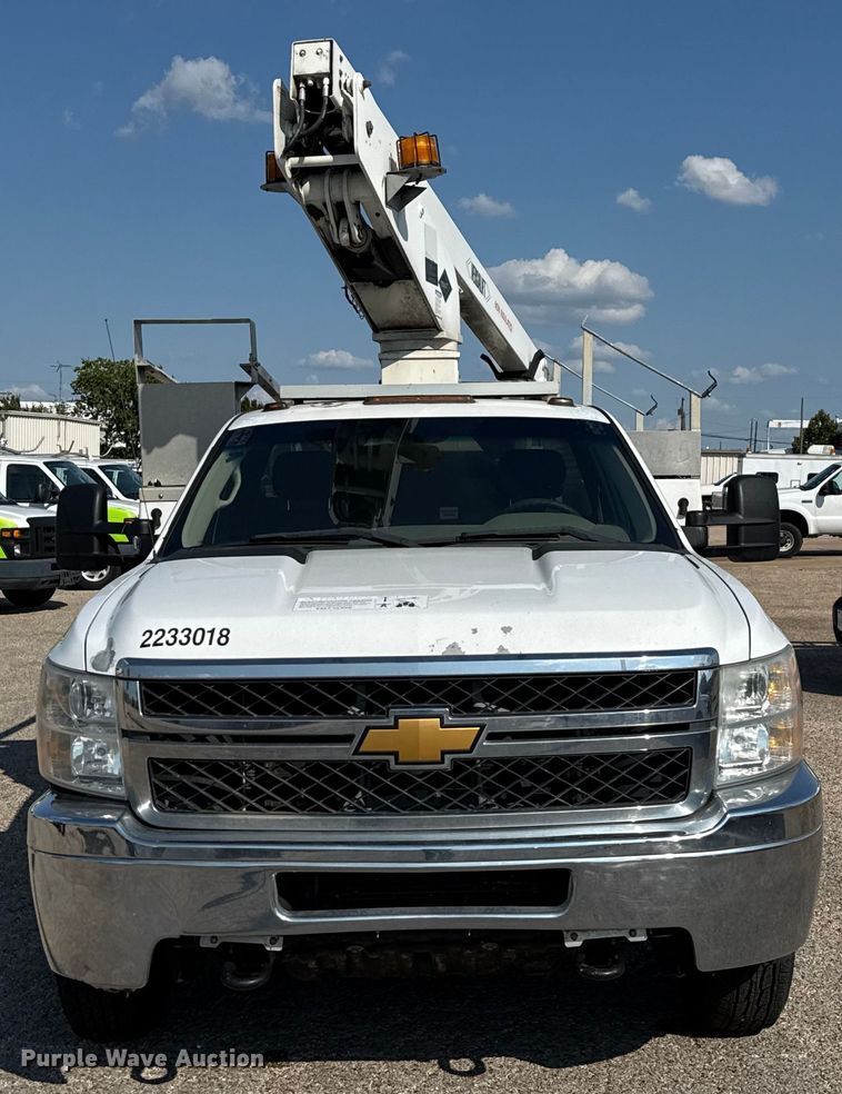 image for item ED5901 2013 Chevrolet Silverado 3500 HD bucket truck