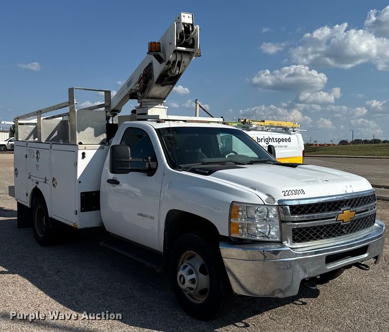 image for item ED5901 2013 Chevrolet Silverado 3500 HD bucket truck