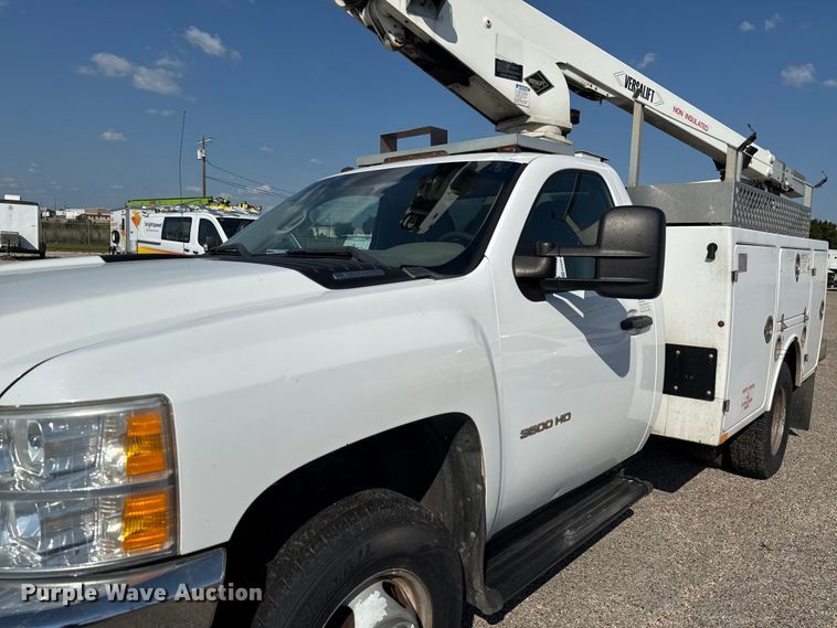 image for item ED5901 2013 Chevrolet Silverado 3500 HD bucket truck