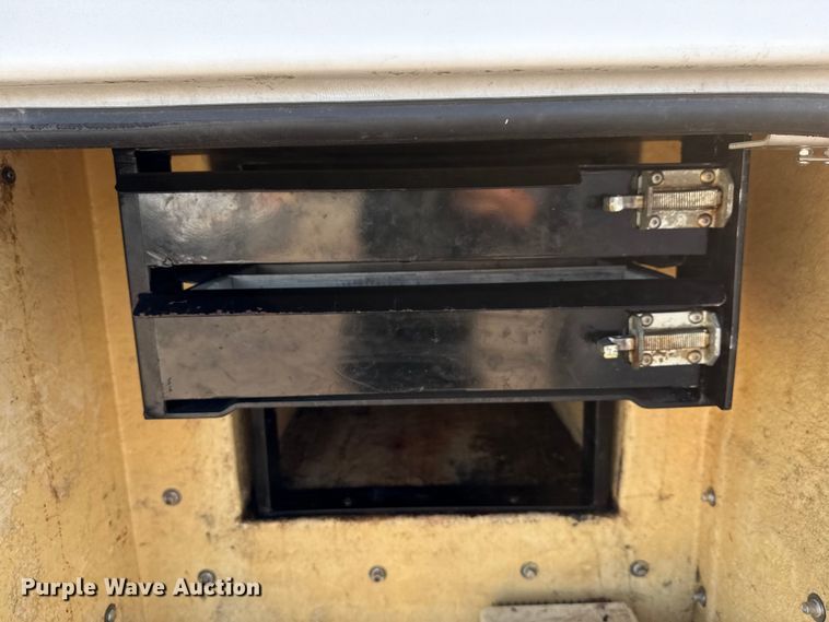 image for item ED5901 2013 Chevrolet Silverado 3500 HD bucket truck