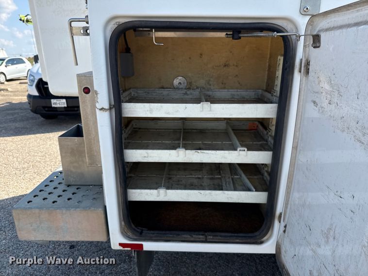 image for item ED5901 2013 Chevrolet Silverado 3500 HD bucket truck