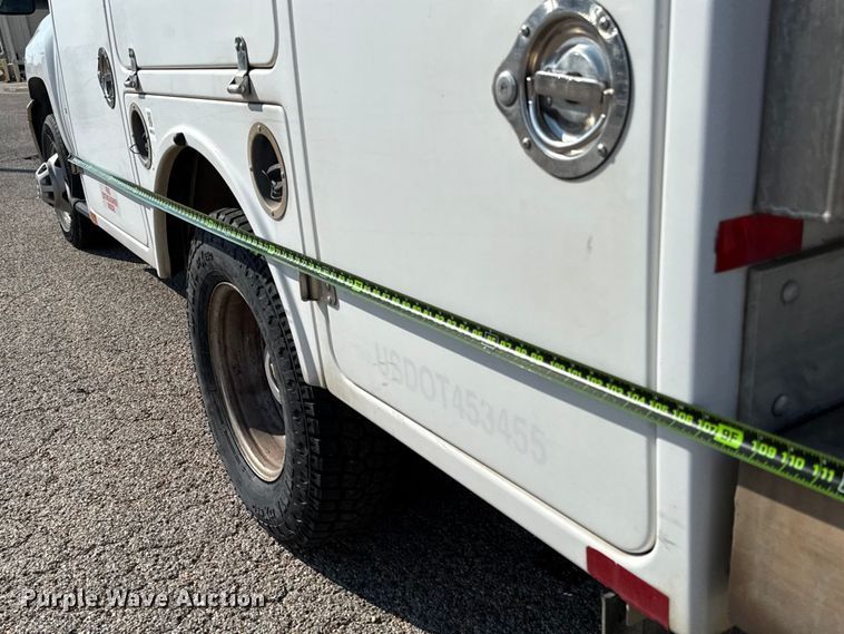 image for item ED5901 2013 Chevrolet Silverado 3500 HD bucket truck