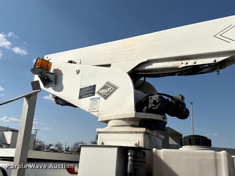 image for item ED5901 2013 Chevrolet Silverado 3500 HD bucket truck