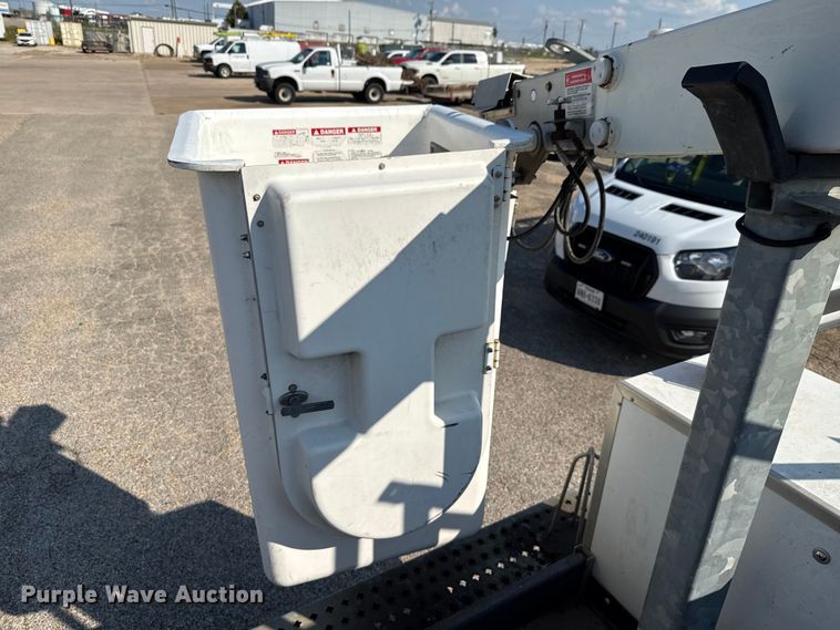 image for item ED5901 2013 Chevrolet Silverado 3500 HD bucket truck