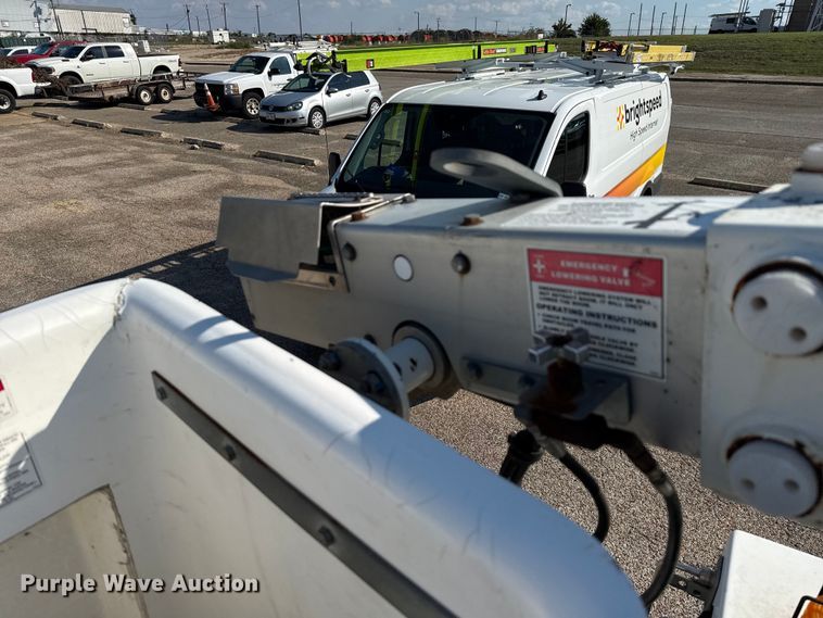 image for item ED5901 2013 Chevrolet Silverado 3500 HD bucket truck