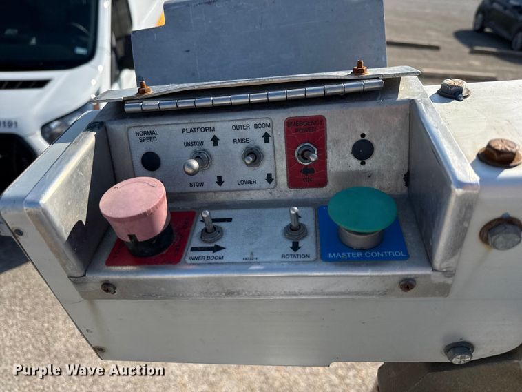 image for item ED5901 2013 Chevrolet Silverado 3500 HD bucket truck