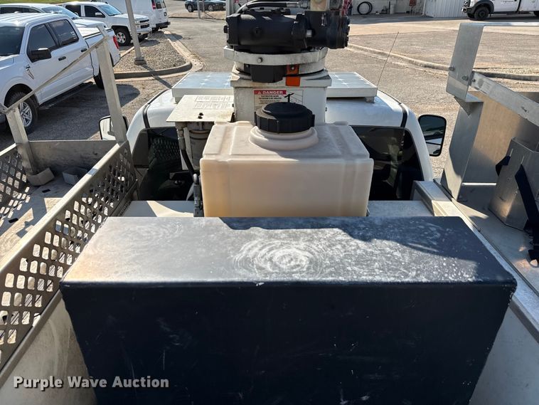 image for item ED5901 2013 Chevrolet Silverado 3500 HD bucket truck