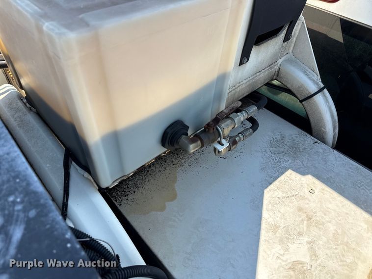 image for item ED5901 2013 Chevrolet Silverado 3500 HD bucket truck