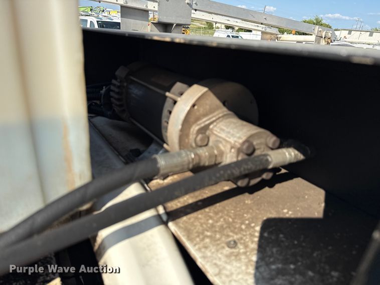 image for item ED5901 2013 Chevrolet Silverado 3500 HD bucket truck