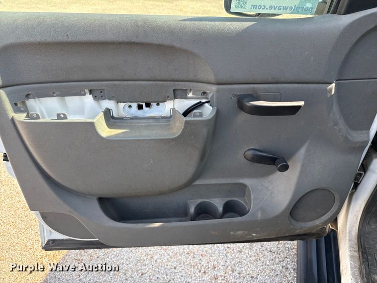 image for item ED5901 2013 Chevrolet Silverado 3500 HD bucket truck