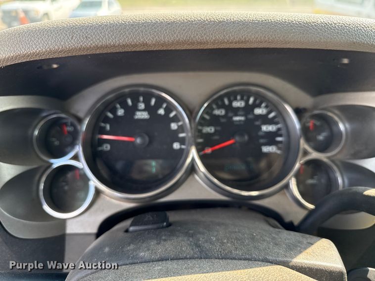 image for item ED5901 2013 Chevrolet Silverado 3500 HD bucket truck