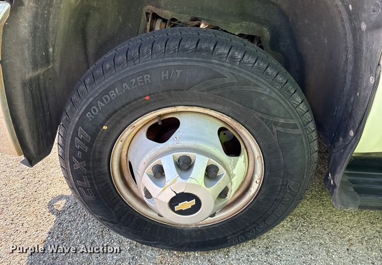 image for item ED5901 2013 Chevrolet Silverado 3500 HD bucket truck