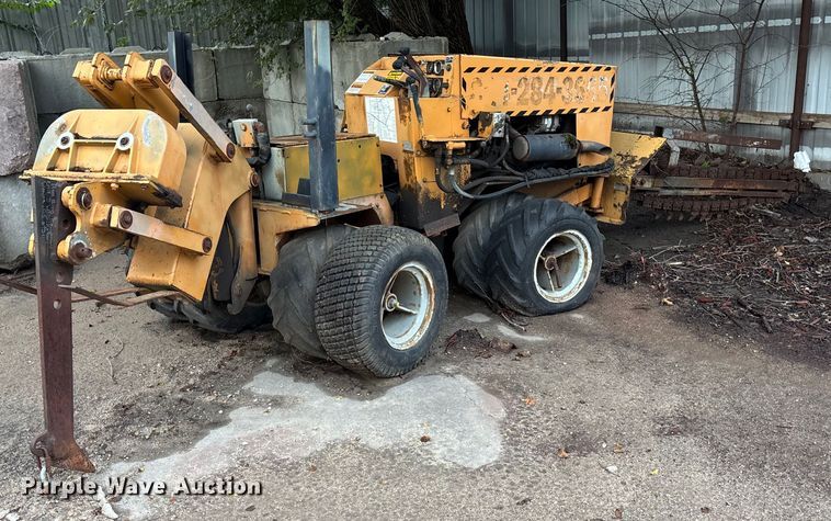 image for item EE3952 Case Maxi trencher