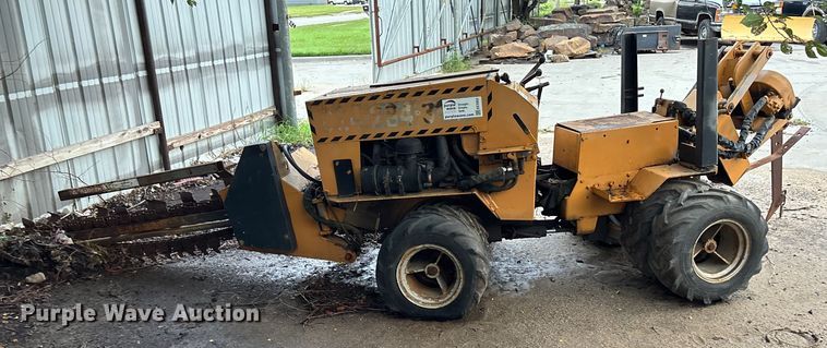 image for item EE3952 Case Maxi trencher