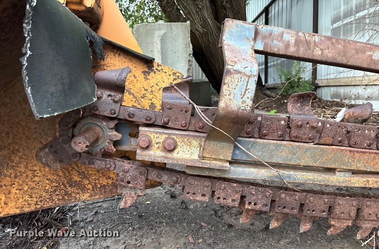 image for item EE3952 Case Maxi trencher