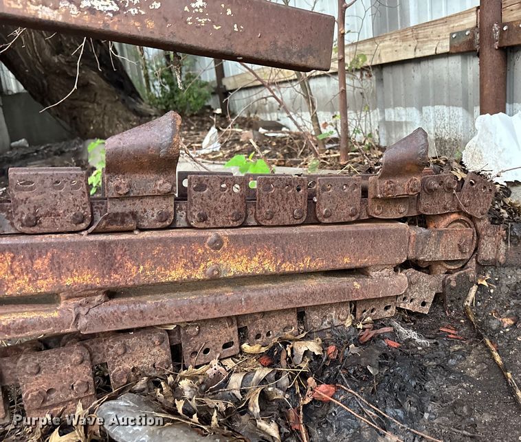 image for item EE3952 Case Maxi trencher