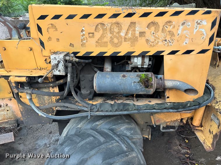 image for item EE3952 Case Maxi trencher