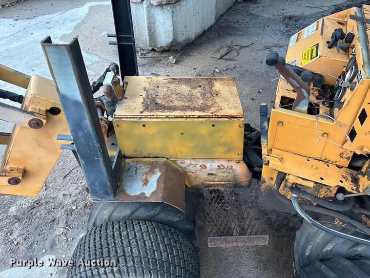 image for item EE3952 Case Maxi trencher