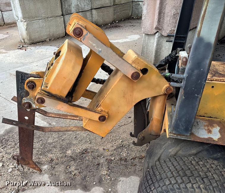 image for item EE3952 Case Maxi trencher