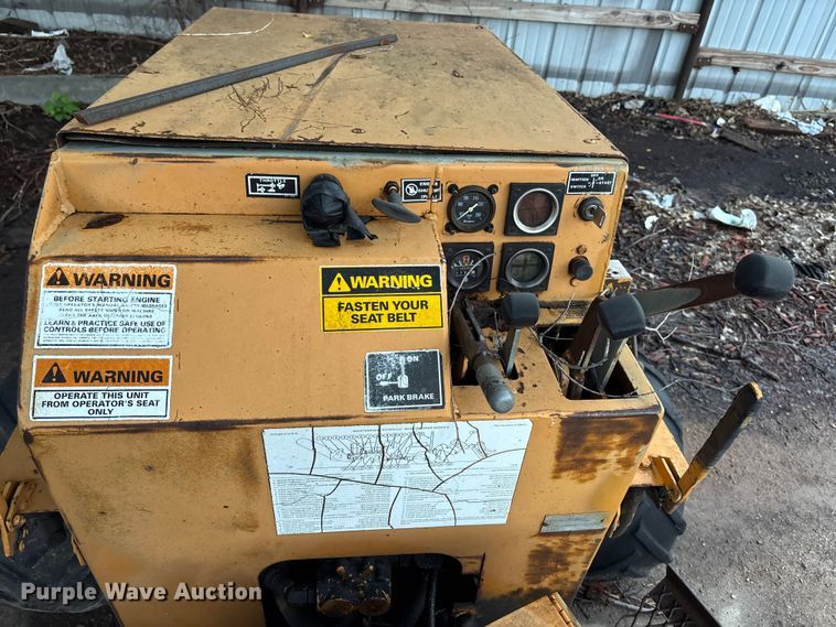 image for item EE3952 Case Maxi trencher