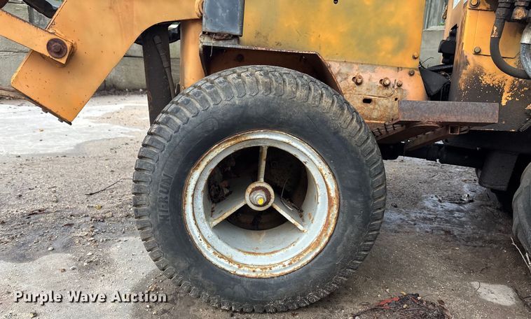 image for item EE3952 Case Maxi trencher