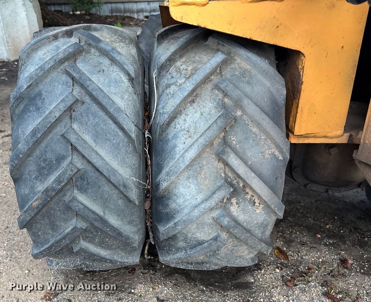 image for item EE3952 Case Maxi trencher