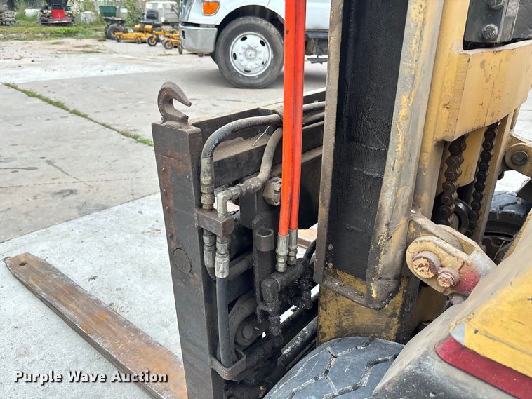 image for item EE3957 Hyster S80E forklift