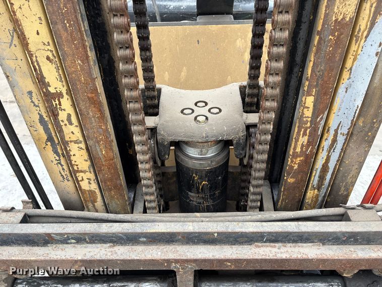 image for item EE3957 Hyster S80E forklift