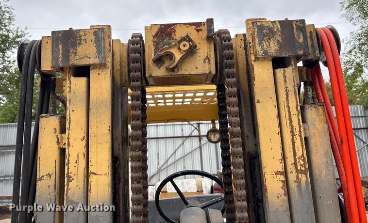 image for item EE3957 Hyster S80E forklift