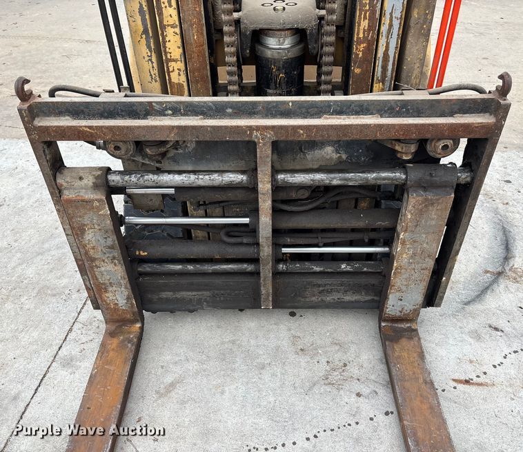 image for item EE3957 Hyster S80E forklift