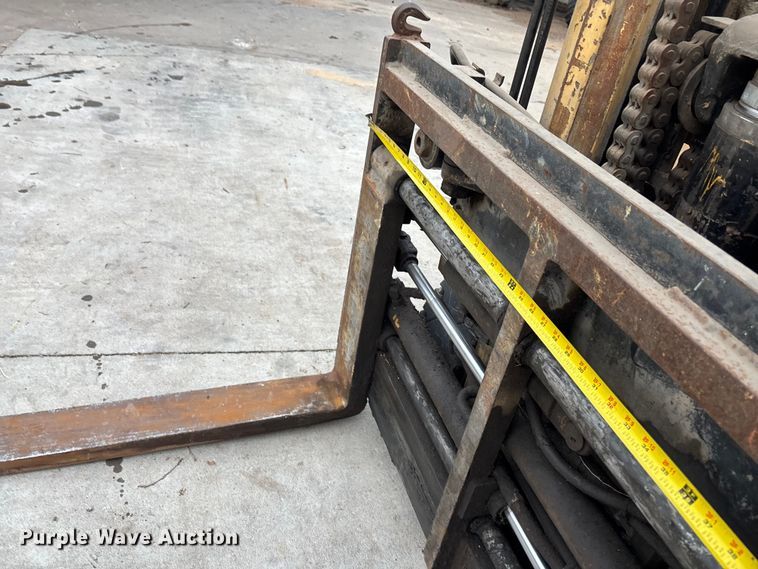 image for item EE3957 Hyster S80E forklift