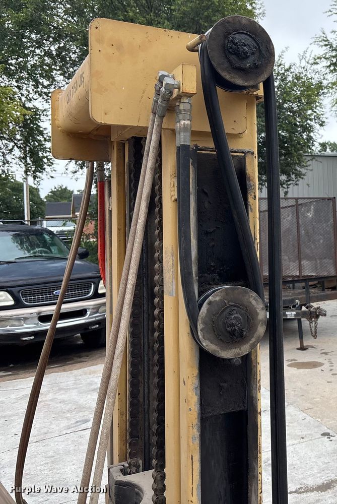 image for item EE3957 Hyster S80E forklift