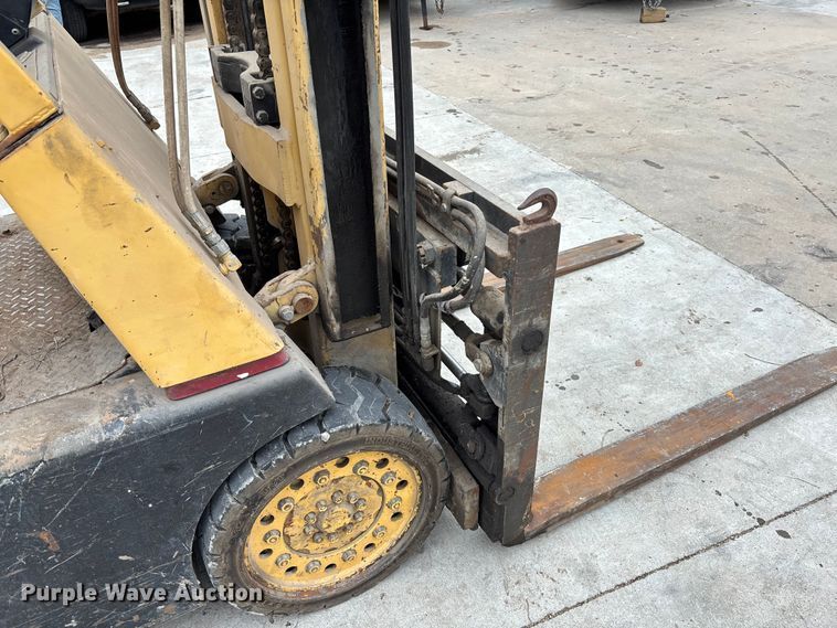 image for item EE3957 Hyster S80E forklift