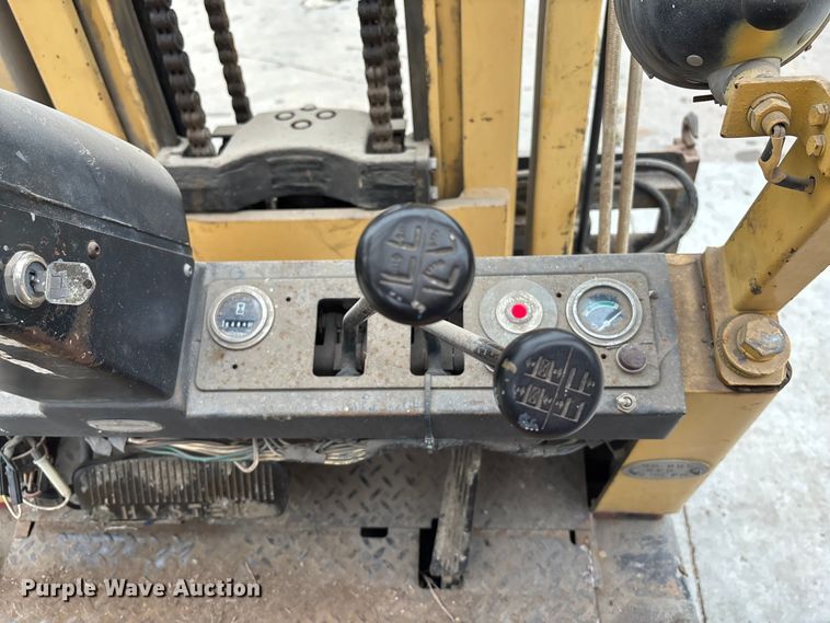 image for item EE3957 Hyster S80E forklift