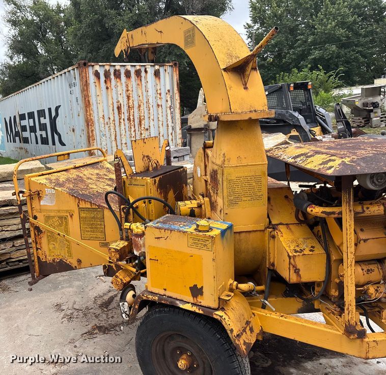 image for item EE3960 Brush Bandit wood chipper