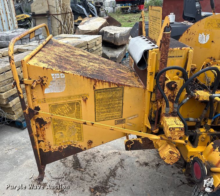 image for item EE3960 Brush Bandit wood chipper