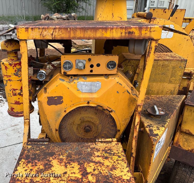 image for item EE3960 Brush Bandit wood chipper