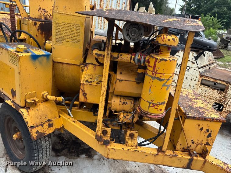 image for item EE3960 Brush Bandit wood chipper