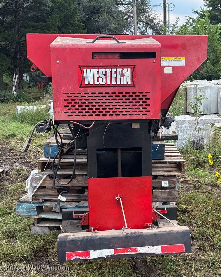 image for item EE3968 Western  spreader