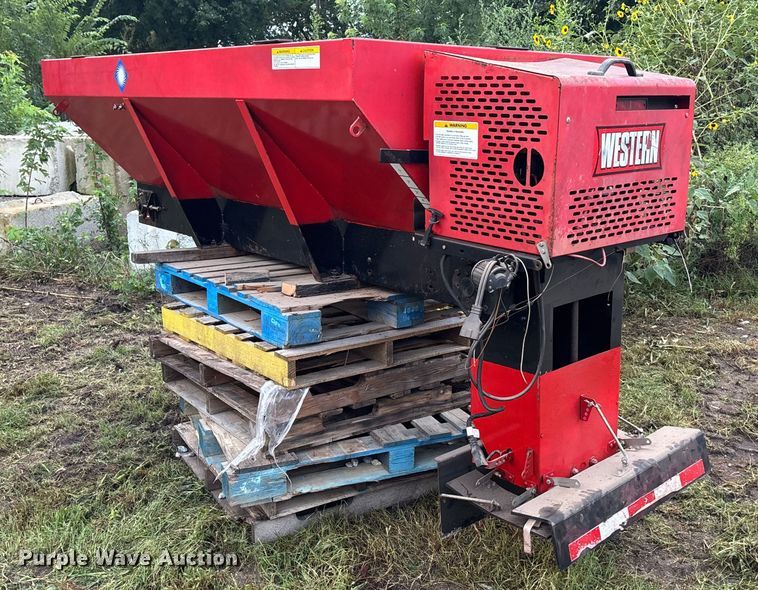 image for item EE3968 Western  spreader