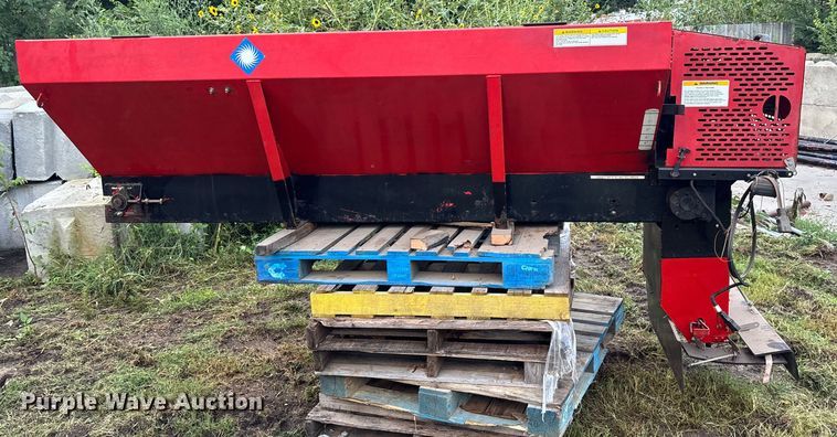 image for item EE3968 Western  spreader