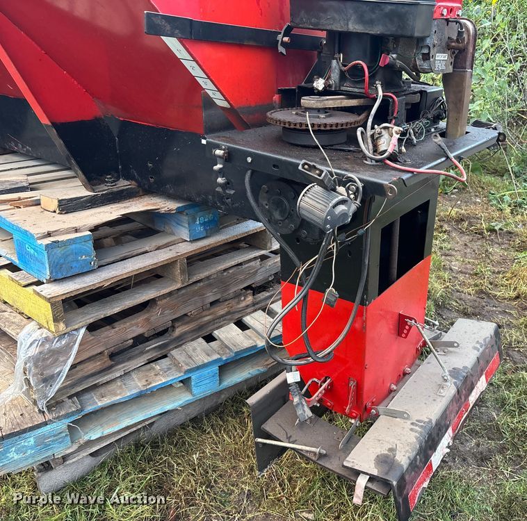 image for item EE3968 Western  spreader